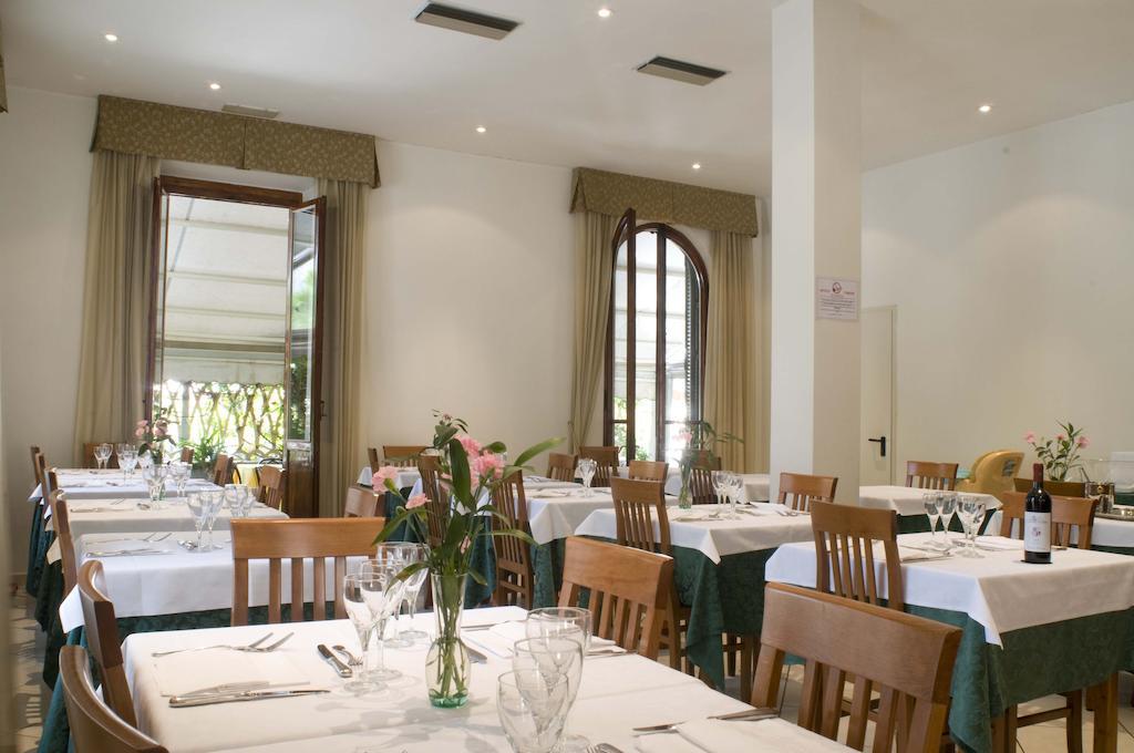 Hotel Vittoria Viareggio Ngoại thất bức ảnh