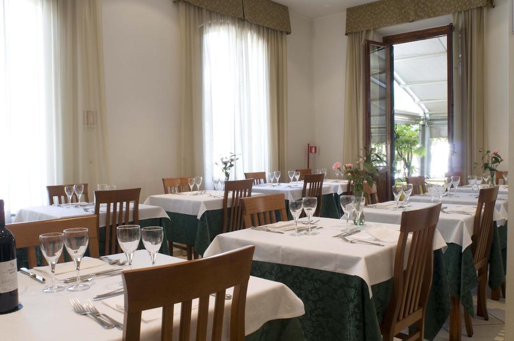 Hotel Vittoria Viareggio Ngoại thất bức ảnh