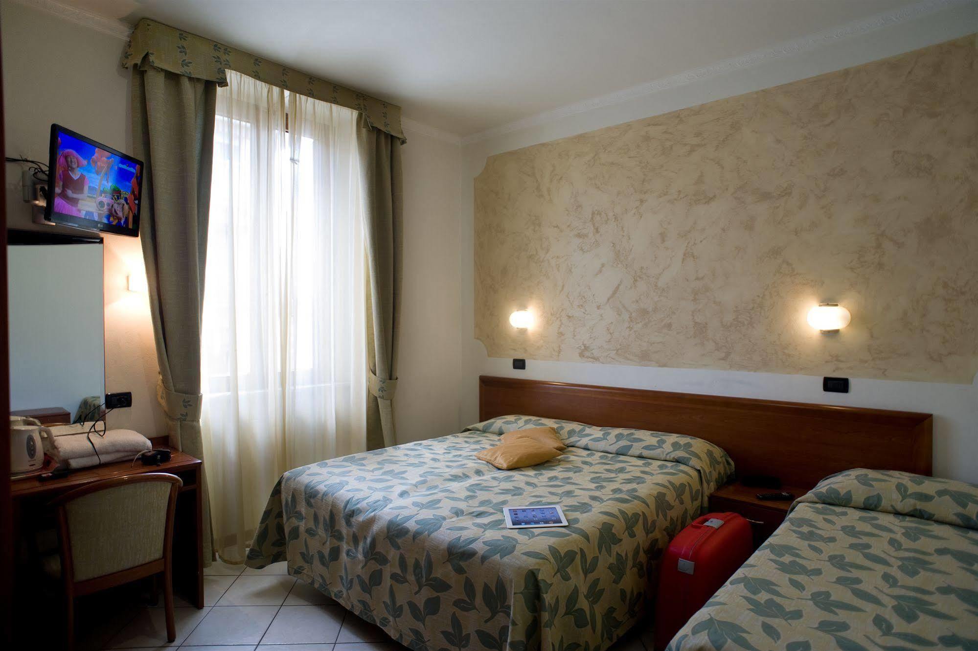 Hotel Vittoria Viareggio Ngoại thất bức ảnh