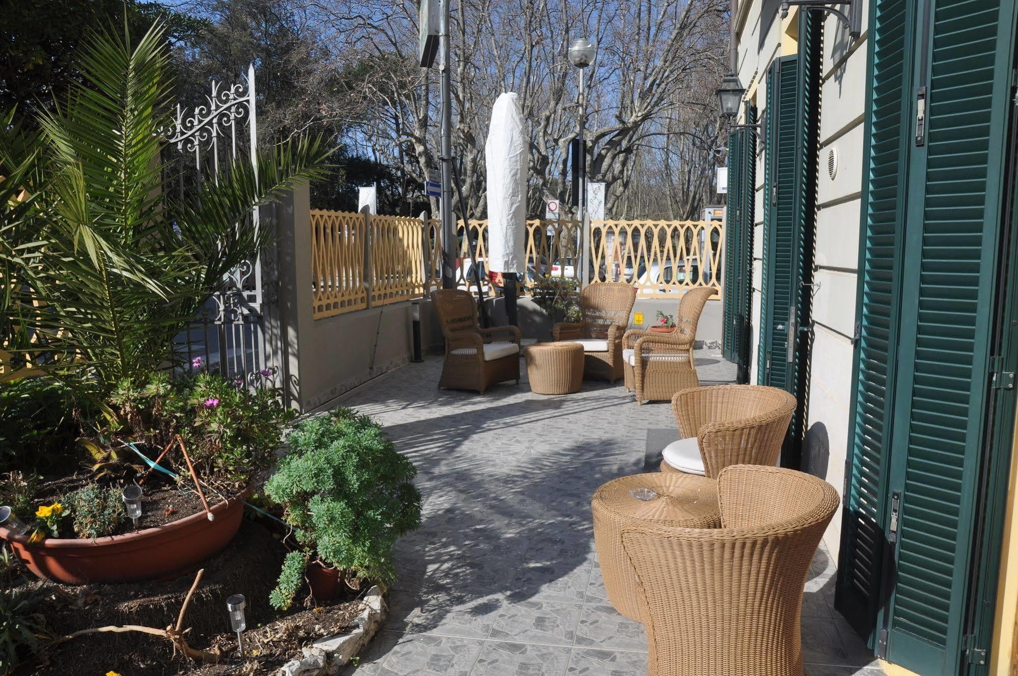 Hotel Vittoria Viareggio Ngoại thất bức ảnh