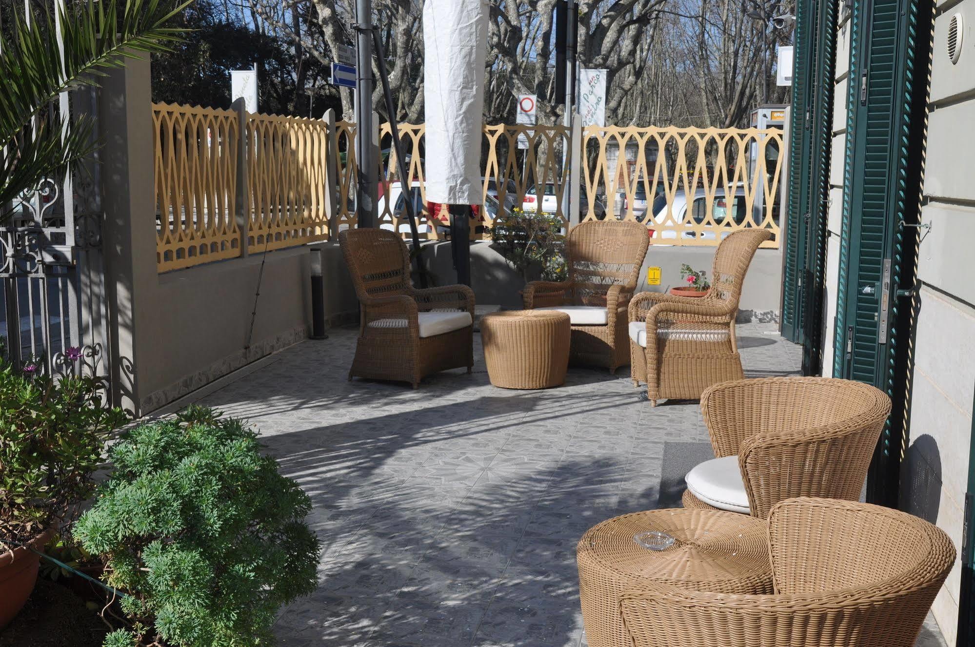 Hotel Vittoria Viareggio Ngoại thất bức ảnh